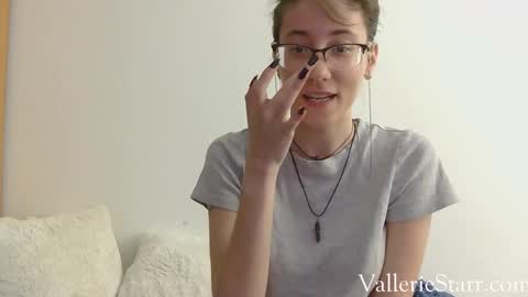 Snapshot of valleriestarr chatting on 11.18.25 Vallerie Starr online show from 11.18.25