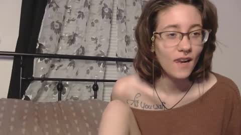 Snapshot of valleriestarr chatting on 02.14.26 Vallerie Starr online show from 02.14.26