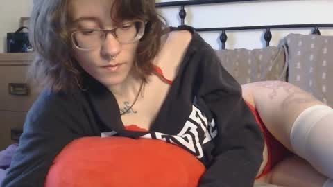 Snapshot of valleriestarr chatting on 02.14.26 Vallerie Starr online show from 02.14.26