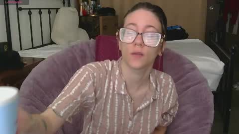 Snapshot of valleriestarr chatting on 05.19.26 Vallerie Starr online show from 05.19.26