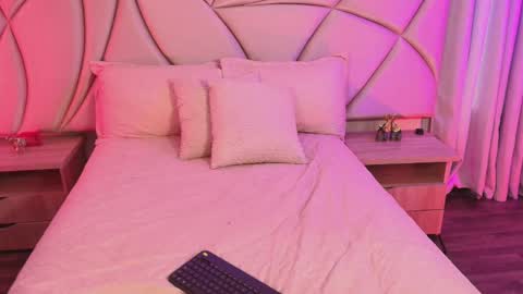 Vallery online show from 04.13.26