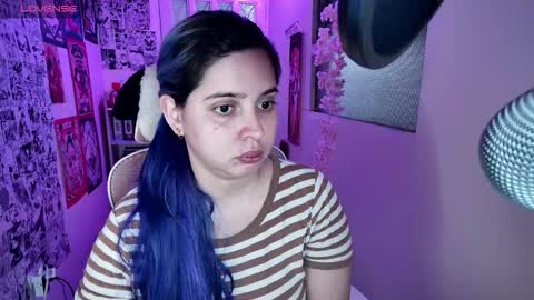 Snapshot of vallolet1_ chatting on 09.26.25 Im Violet online show from 09.26.25