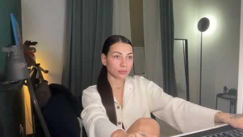 Snapshot of valorant_girl chatting on 02.06.25 Little Devil online show from 02.06.25