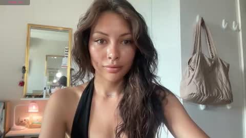 Snapshot of valorant_girl chatting on 06.19.26 Little Devil online show from 06.19.26
