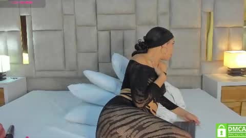Snapshot of valtira_nova chatting on 06.14.26 valtira nova online show from 06.14.26