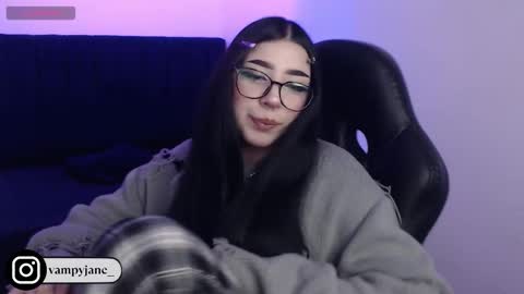 Snapshot of vammpyjane chatting on 12.19.25 vammpyjane online show from 12.19.25