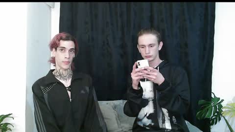 Snapshot of vamp_noah chatting on 12.06.24 Vamp Noah and Dan online show from 12.06.24