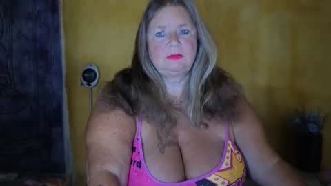 Snapshot of vampwoman chatting on 06.08.26 vampwoman online show from 06.08.26