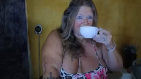 Snapshot of vampwoman chatting on 06.28.26 vampwoman online show from 06.28.26
