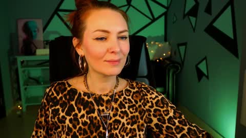 Snapshot of vandarossi chatting on 12.08.24 Vanda online show from 12.08.24