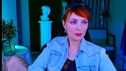 Snapshot of vandarossi chatting on 03.07.25 Vanda online show from 03.07.25