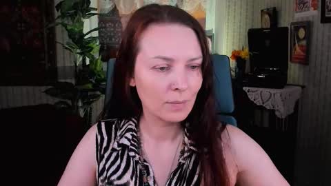 Snapshot of vandarossi chatting on 09.13.25 Vanda online show from 09.13.25