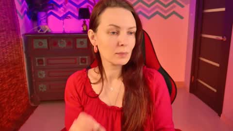 Snapshot of vandarossi chatting on 11.21.25 Vanda online show from 11.21.25