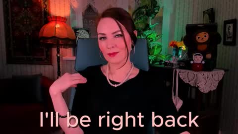 Snapshot of vandarossi chatting on 11.24.25 Vanda online show from 11.24.25