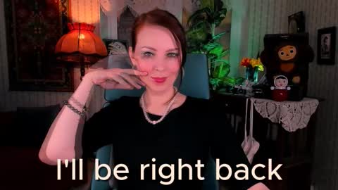 Snapshot of vandarossi chatting on 11.28.25 Vanda online show from 11.28.25