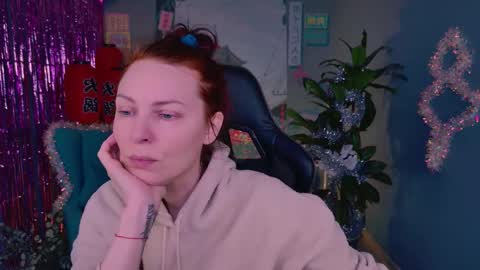 Snapshot of vandarossi chatting on 12.14.25 Vanda online show from 12.14.25