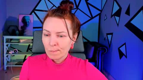 Snapshot of vandarossi chatting on 12.19.25 Vanda online show from 12.19.25