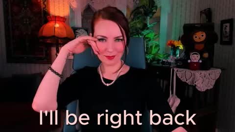 Snapshot of vandarossi chatting on 12.20.25 Vanda online show from 12.20.25