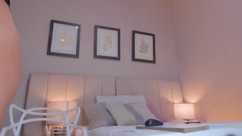 vanessa__cb online show from 07.06.26