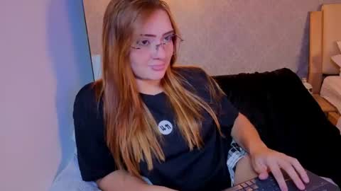 Snapshot of vanessa_foxyy chatting on 07.11.26 vanessa_foxyy online show from 07.11.26