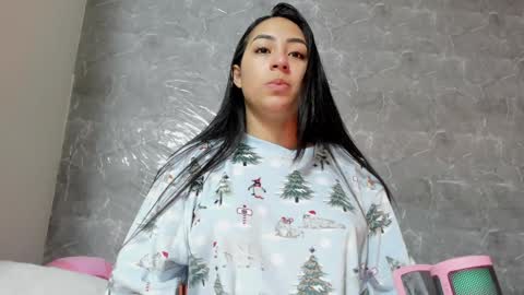 vanessaadol online show from 02.01.25