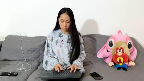 vanessaadol online show from 02.25.26