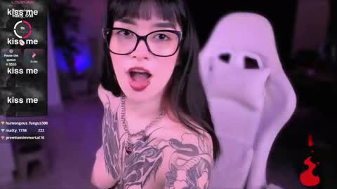 Vanessa  online show from 03.12.26