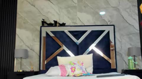 Vanessa Hard online show from 02.07.26