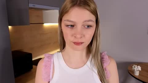 Snapshot of vanessajackson_ chatting on 03.04.26 Christie online show from 03.04.26