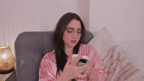 vanessajohnsonn online show from 04.25.26