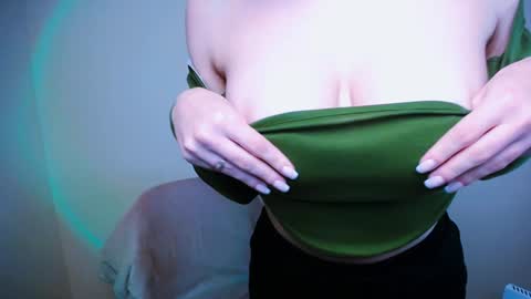 Snapshot of vanessakim_ chatting on 12.15.24 Vanessa online show from 12.15.24