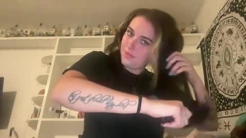 Snapshot of vanessaluvs2play chatting on 09.28.25 vanessaluvs2play online show from 09.28.25