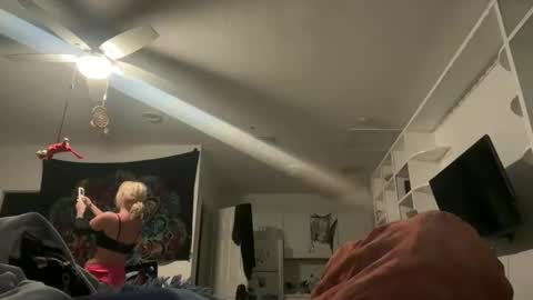 vanessaluvs2play online show from 04.22.26