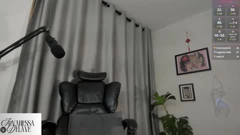 Snapshot of vanessart_ chatting on 10.04.25 Vanessa online show from 10.04.25