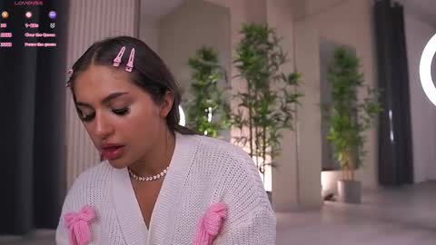 Vanessa Simon online show from 02.10.25