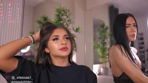 Vanessa Simon online show from 02.12.25