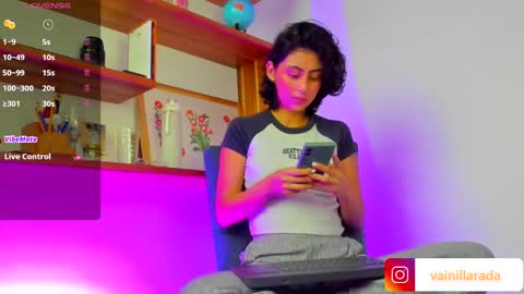 Snapshot of vaniisha_ chatting on 02.11.25 Vanisha online show from 02.11.25