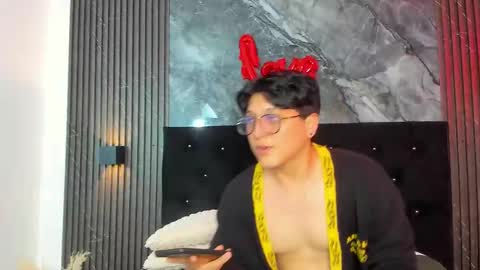 vanilla_hot_ online show from 02.22.25