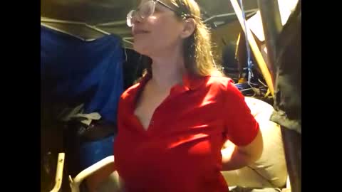 Snapshot of vanilla_thunder420 chatting on 12.16.25 Britneywhitney online show from 12.16.25