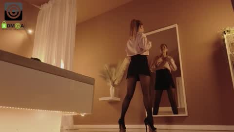 Laura online show from 12.03.25