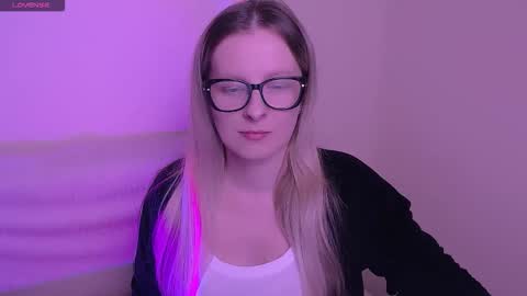 Mia online show from 11.06.25