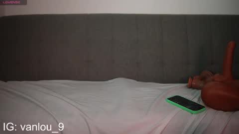 Vanilu online show from 09.17.25