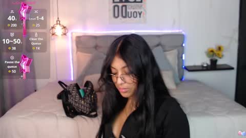 Snapshot of vannesweet_ chatting on 12.14.24 vane online show from 12.14.24