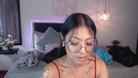Snapshot of vannesweet_ chatting on 12.29.24 vane online show from 12.29.24
