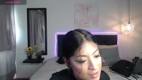 Snapshot of vannesweet_ chatting on 01.12.25 vane online show from 01.12.25