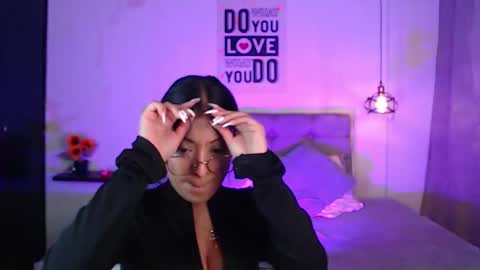 Snapshot of vannesweet_ chatting on 01.14.25 vane online show from 01.14.25