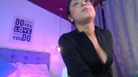 Snapshot of vannesweet_ chatting on 01.14.25 vane online show from 01.14.25