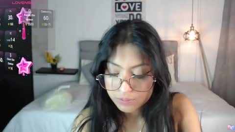 Snapshot of vannesweet_ chatting on 01.17.25 vane online show from 01.17.25