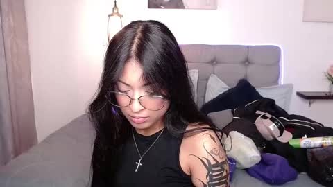 Snapshot of vannesweet_ chatting on 01.21.25 vane online show from 01.21.25