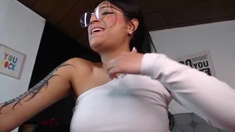 Snapshot of vannesweet_ chatting on 01.23.25 vane online show from 01.23.25